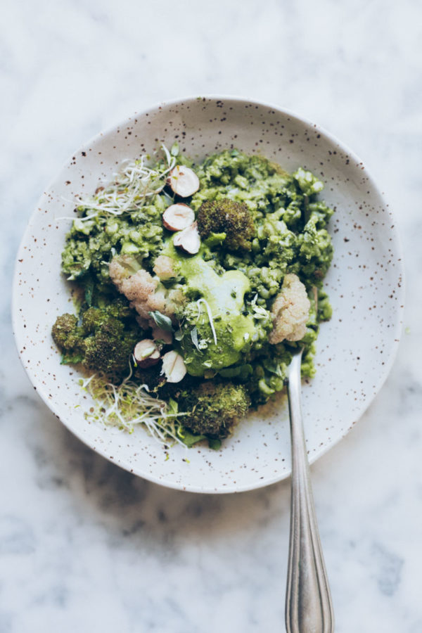 ARROZ AL PESTO CON COLES ASADAS / RECETA VEGANA